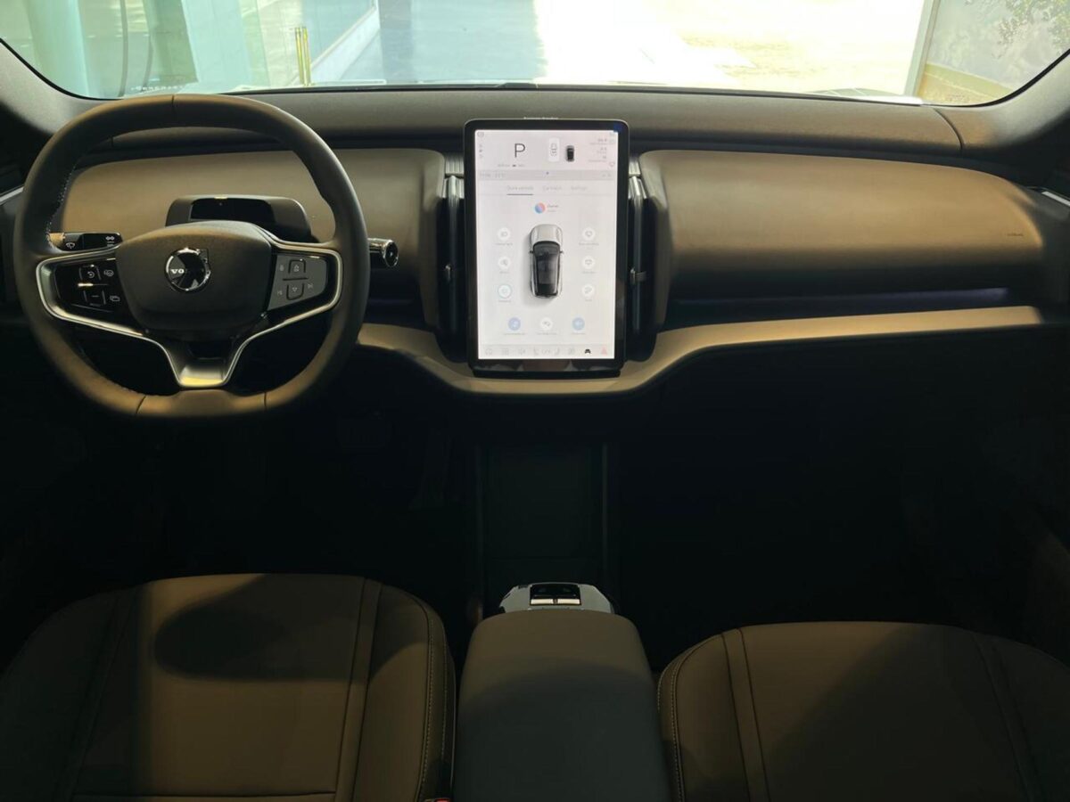 Avaliamos o Volvo EX30: luxo, tecnologia e desempenho em destaque