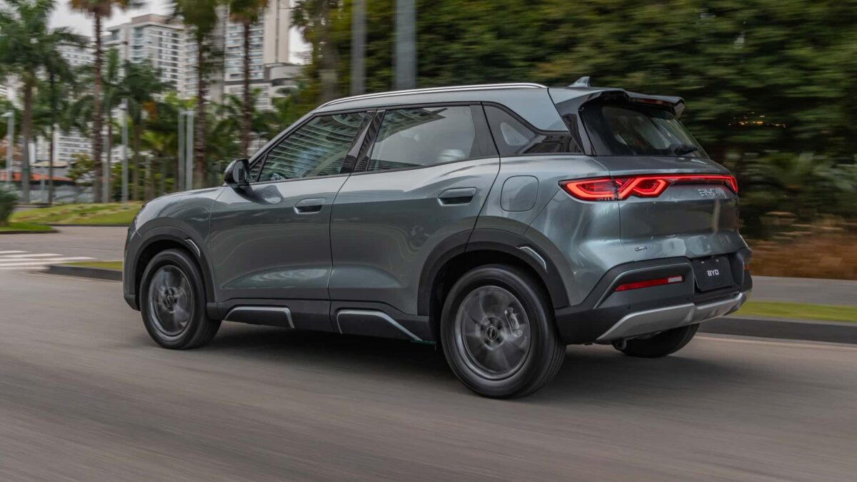 BYD Atto 2 2027: 7 vantagens e 7 desvantagens do SUV híbrido flex