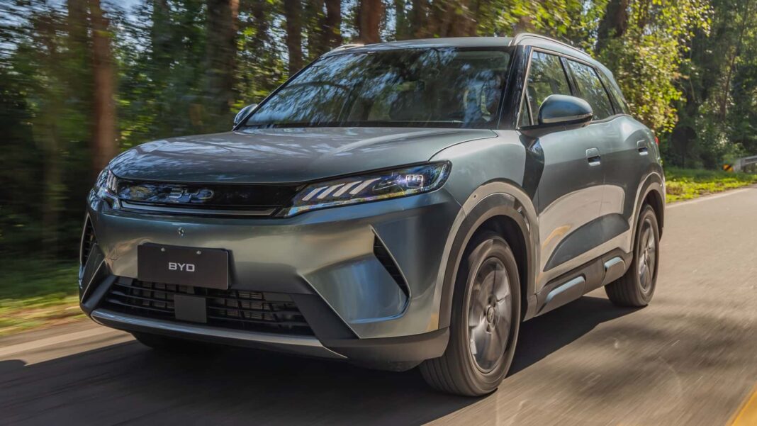 BYD Atto 2 2027: 7 vantagens e 7 desvantagens do SUV híbrido flex