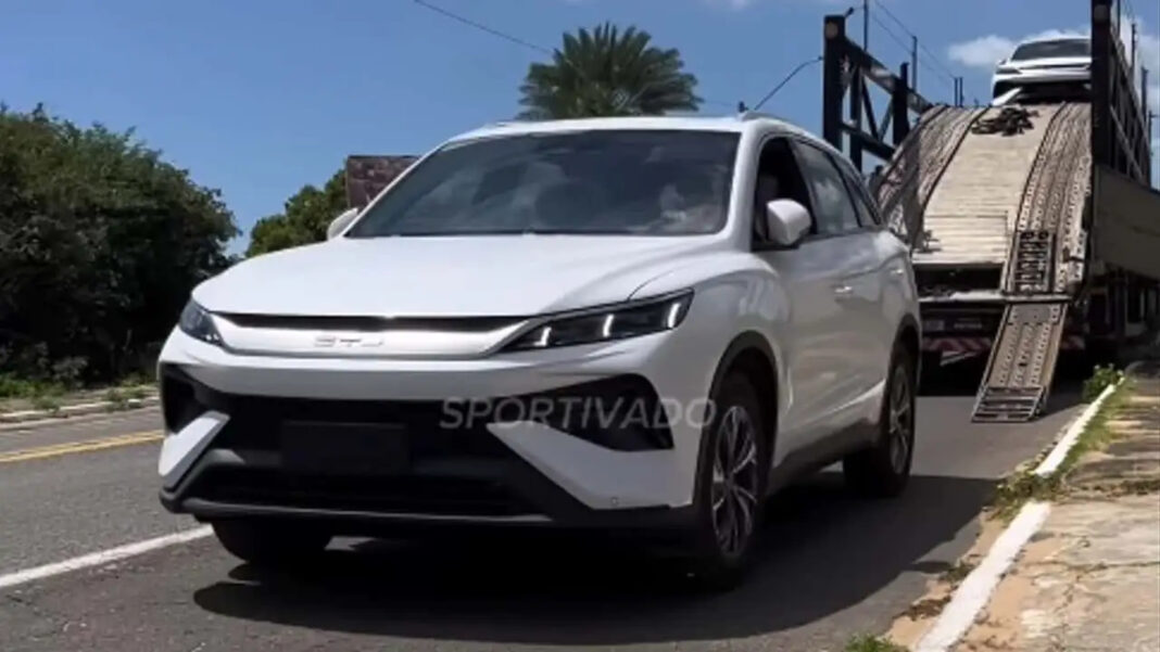 Flagra: BYD já abastece concessionárias com o novo Song Pro Flex 2027 Flagra: BYD já abastece concessionárias com o novo Song Pro Flex 2027