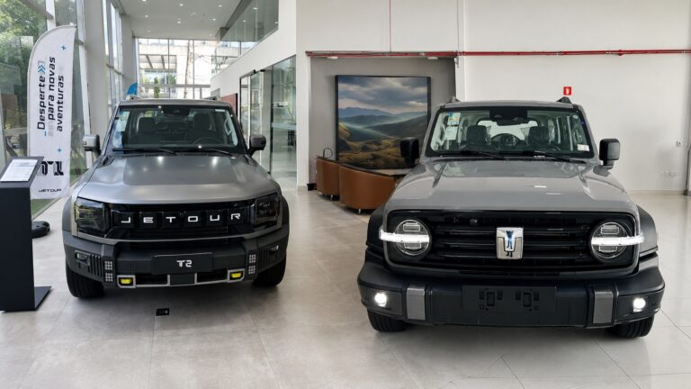 Jetour T2 Premium x GWM Tank 300: qual SUV híbrido chinês entrega mais?