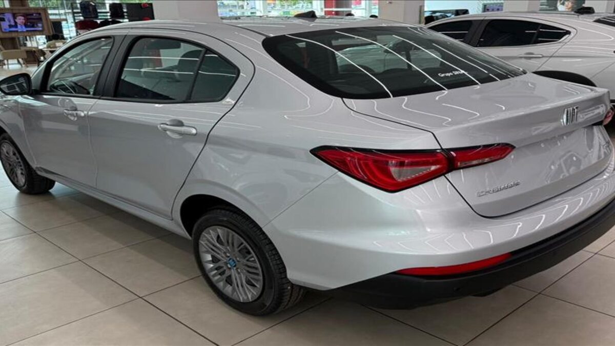 Fiat Cronos 2027: equipamentos, revisões, seguro e ficha técnica