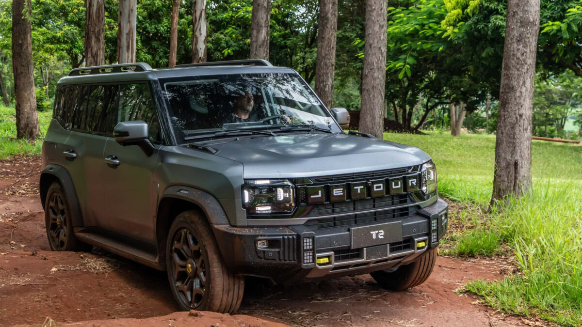Jetour T2 2027 tem até 375 cv, mas visual de 4x4 esconde uma diferença importante