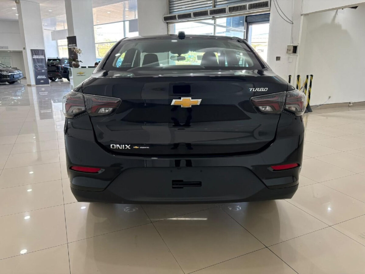 Chevrolet Onix Plus recebe descontos de até R$ 17.700 para CNPJ neste mês