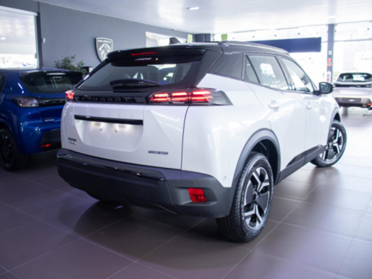 Peugeot 2008 sofre tombo de 54,7% nas vendas e amarga pior mês de 2026