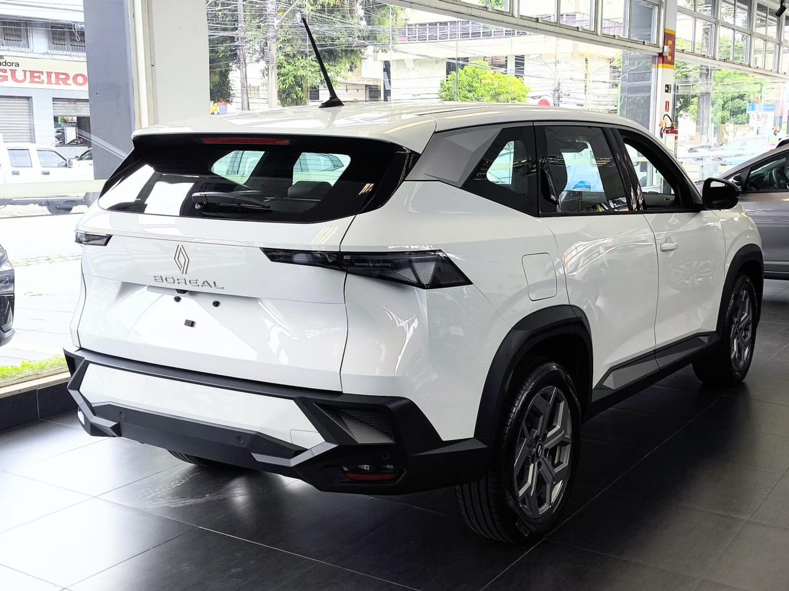 Renault Boreal para PcD fica até R$ 40,7 mil mais barato em julho