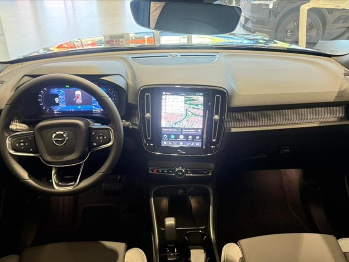 Volvo EX40 bate recorde de vendas após crescer 41,8% em junho