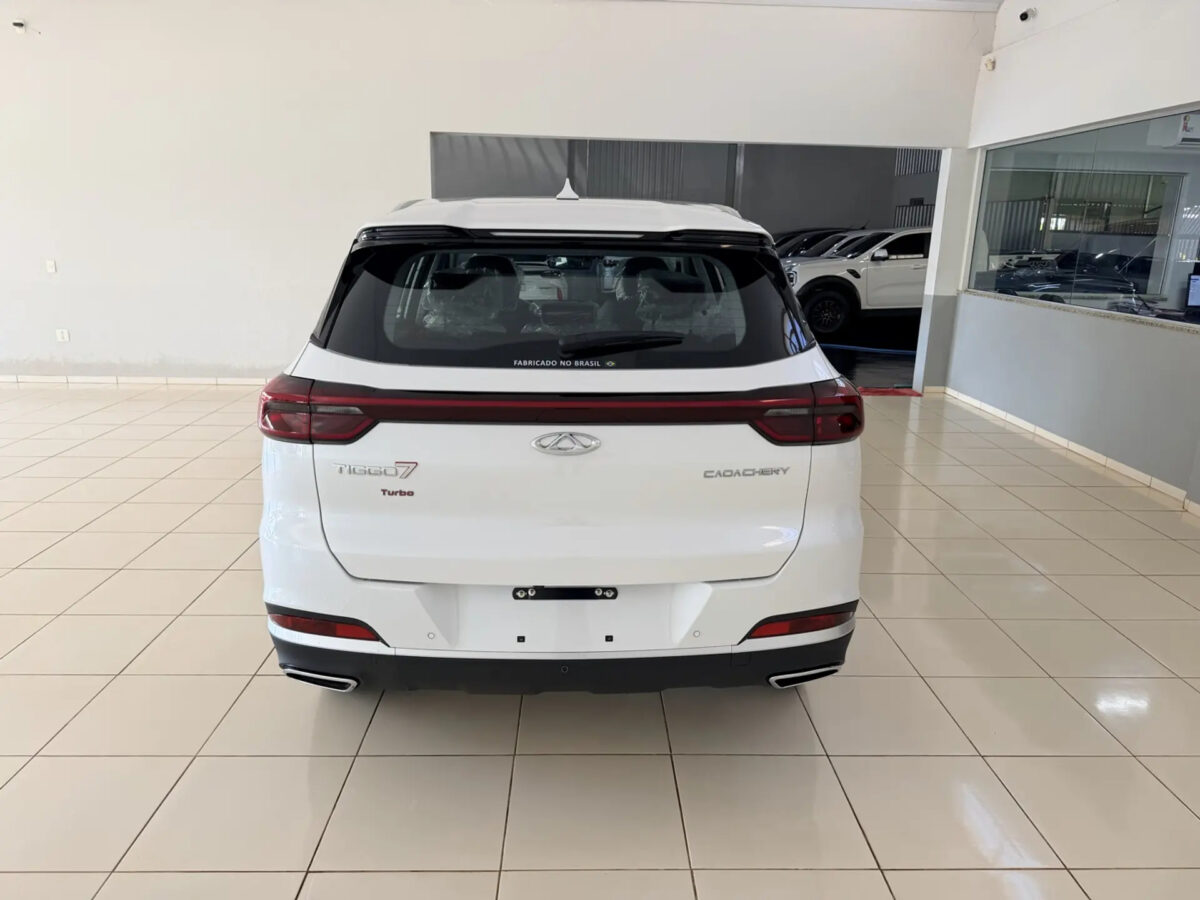 Chevrolet Tracker AT Turbo ou Volkswagen T-Cross Sense ...