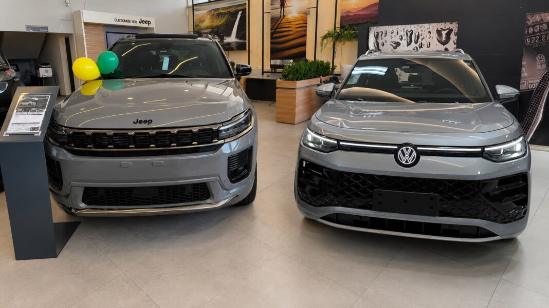 Jeep Commander Blackhawk vs Volkswagen Tiguan R-Line; veja qual leva a melhor