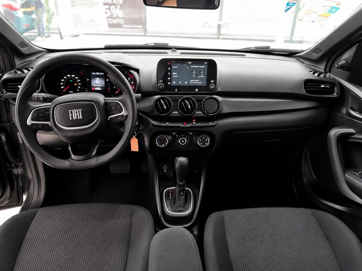 Fiat Cronos 2027 tem porta-malas de 525 litros, mas motores seguem sem turbo
