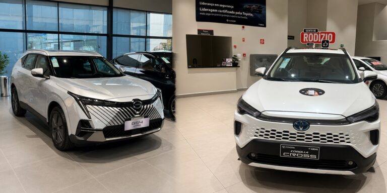Toyota Corolla Cross vs GAC GS4: qual SUV híbrido entrega mais pelo preço?