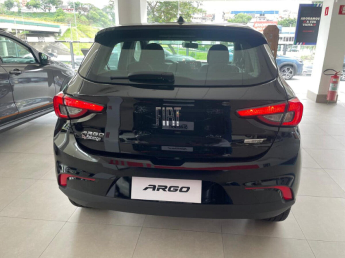 Fiat Argo para PcD chega a R$ 22.990 de desconto em julho; veja os preços