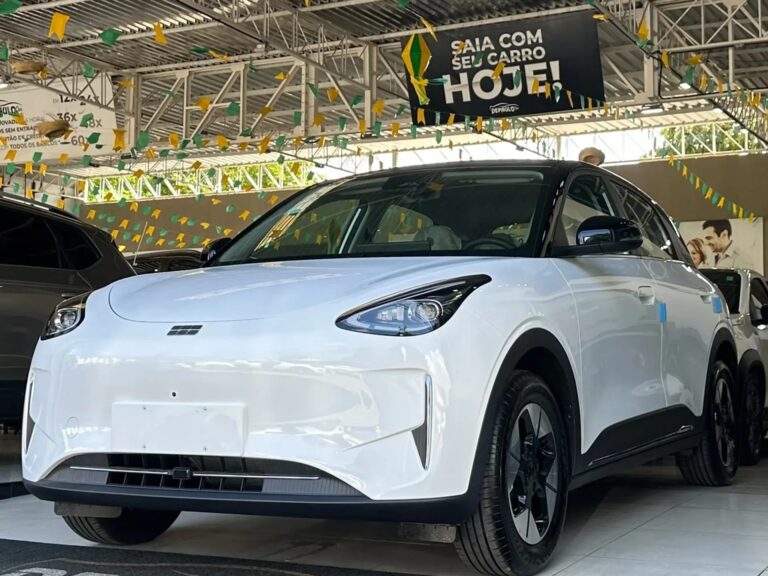 Seguro de carro elétrico é mais caro? Comparação mostra o que realmente pesa no preço