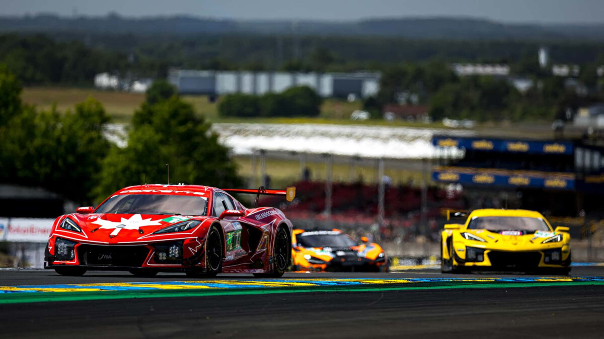 GM usa Cadillac e Corvette para acelerar inovação em Interlagos