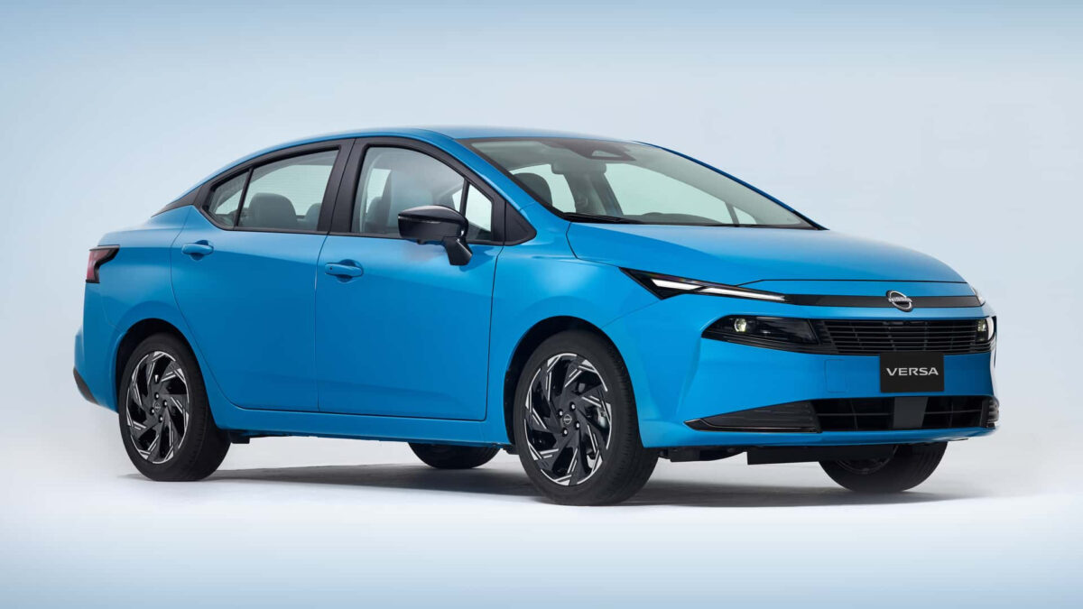 Nissan lança Versa 2027 sem mudanças e reajusta preços no Brasil