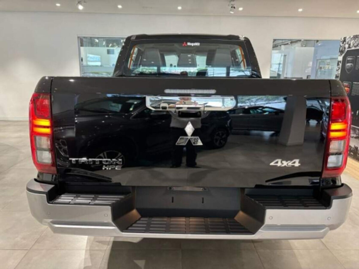 Mitsubishi Triton tem melhor mês de 2026 com alta de 54,5% nas vendas