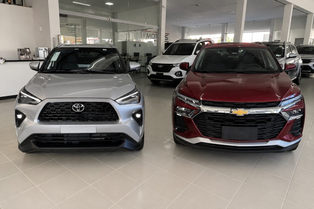 Chevrolet Tracker LTZ ou Toyota Yaris Cross XRE: qual SUV vale mais a pena em 2026? Chevrolet Tracker LTZ ou Toyota Yaris Cross XRE: qual SUV vale mais a pena em 2026?