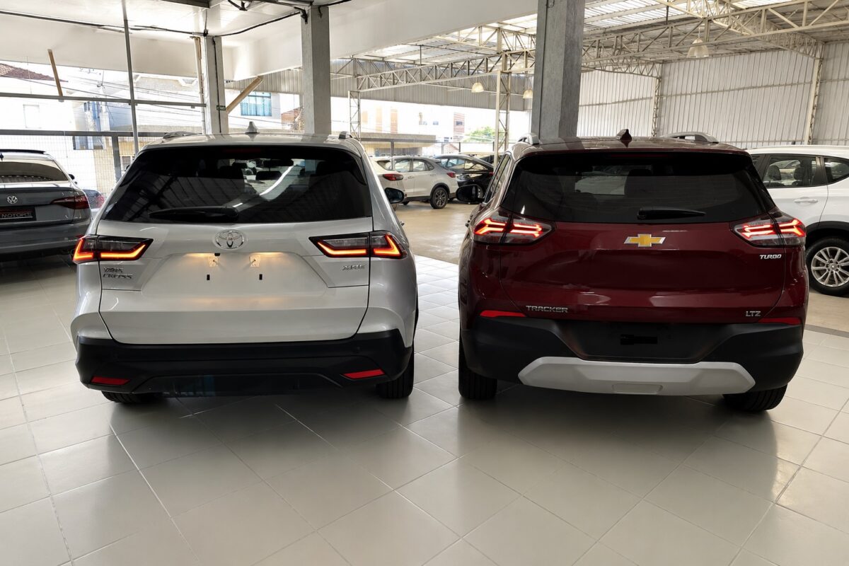 Chevrolet Tracker LTZ ou Toyota Yaris Cross XRE: qual SUV vale mais a pena em 2026?