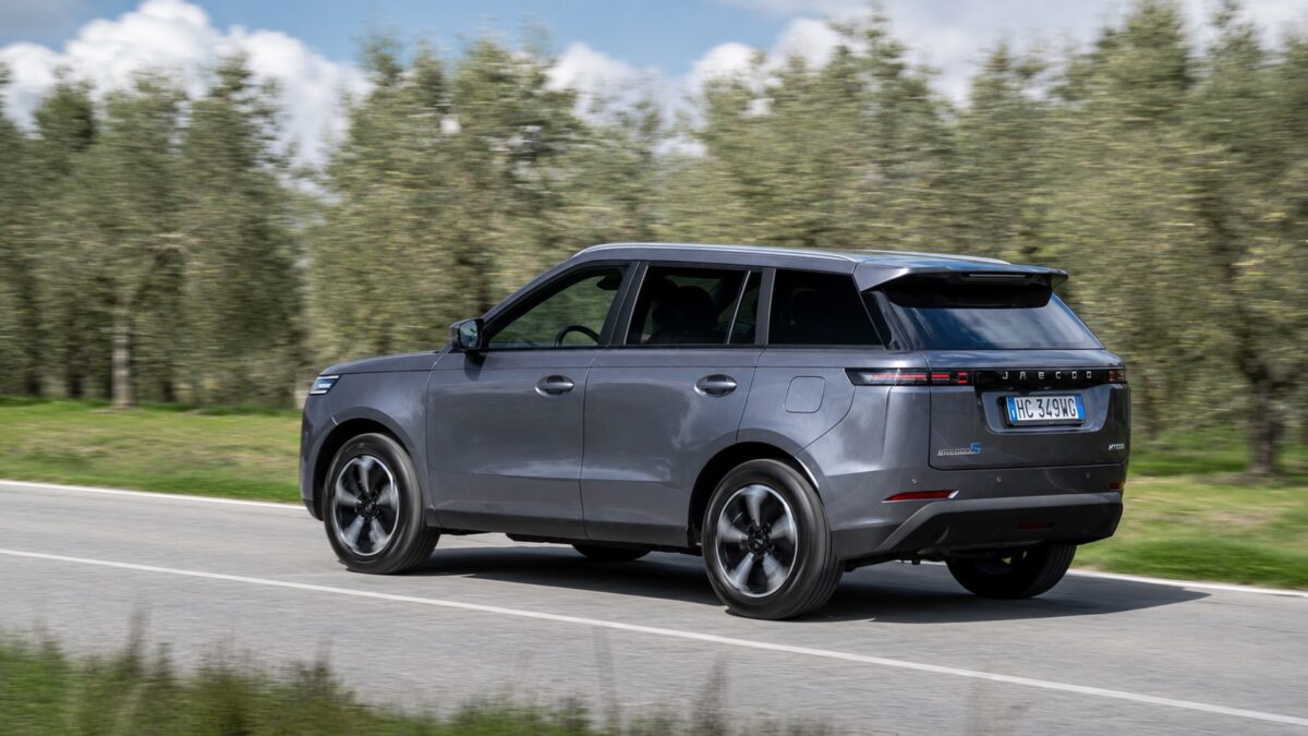 Jaecoo 5 estreia no Brasil no fim de agosto e mira SUVs compactos com versão híbrida