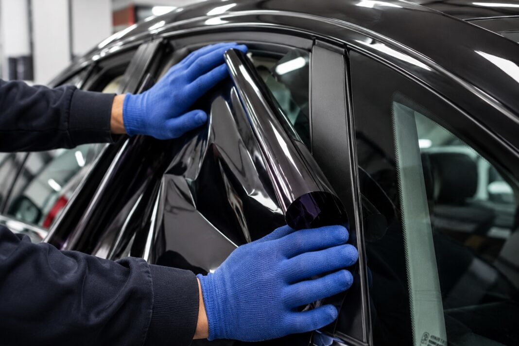 Insulfilm permitido: qual película pode usar no carro, limites, multa e regras do Contran