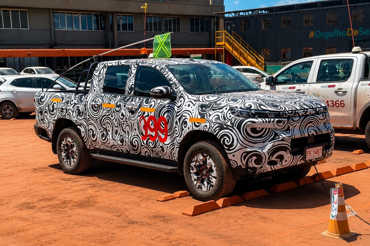 Nova Toyota Hilux elétrica é flagrada em testes no Brasil antes da estreia