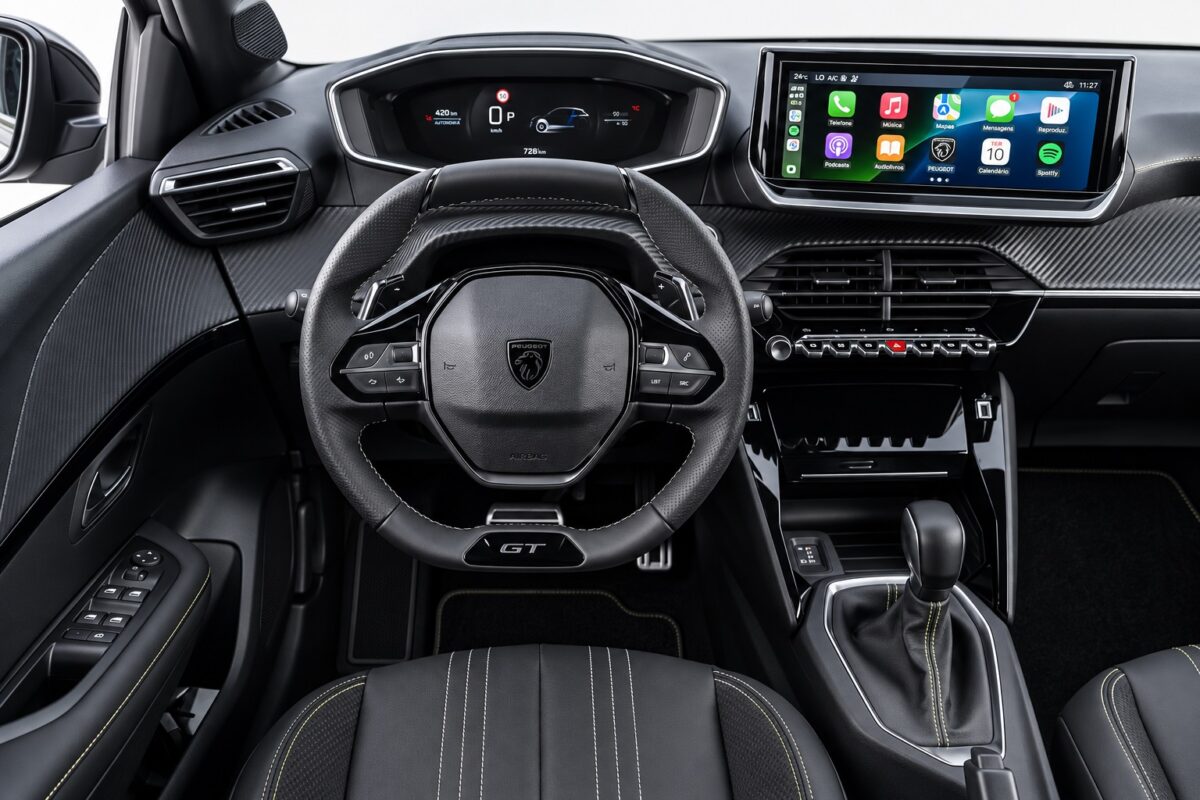 Peugeot 208 2027 ficou mais barato, mas há R$ 26 mil entre o manual e o primeiro automático