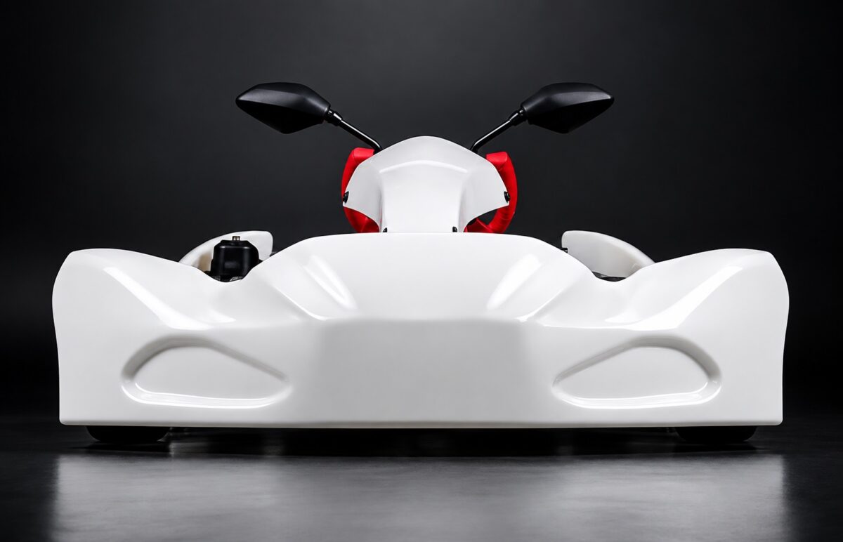 Toyota GR Kart visto de frente em estúdio