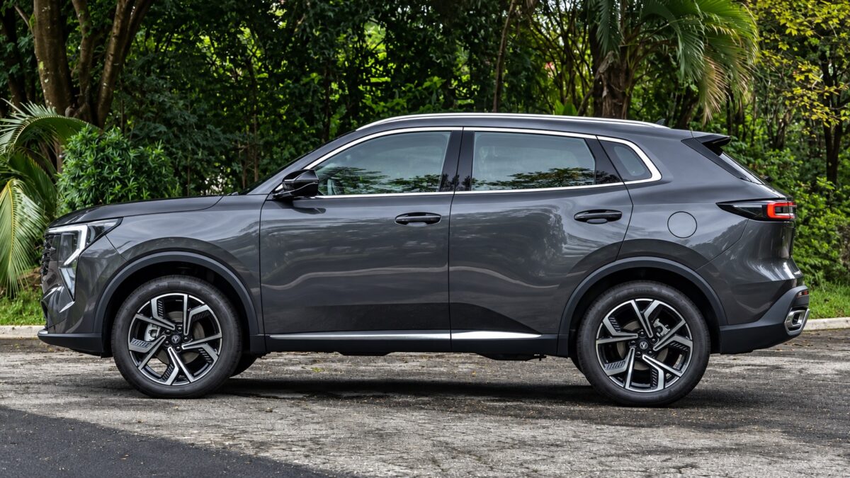 CAOA Changan CS55 tem R$ 45 mil de diferença entre versões; veja o que muda